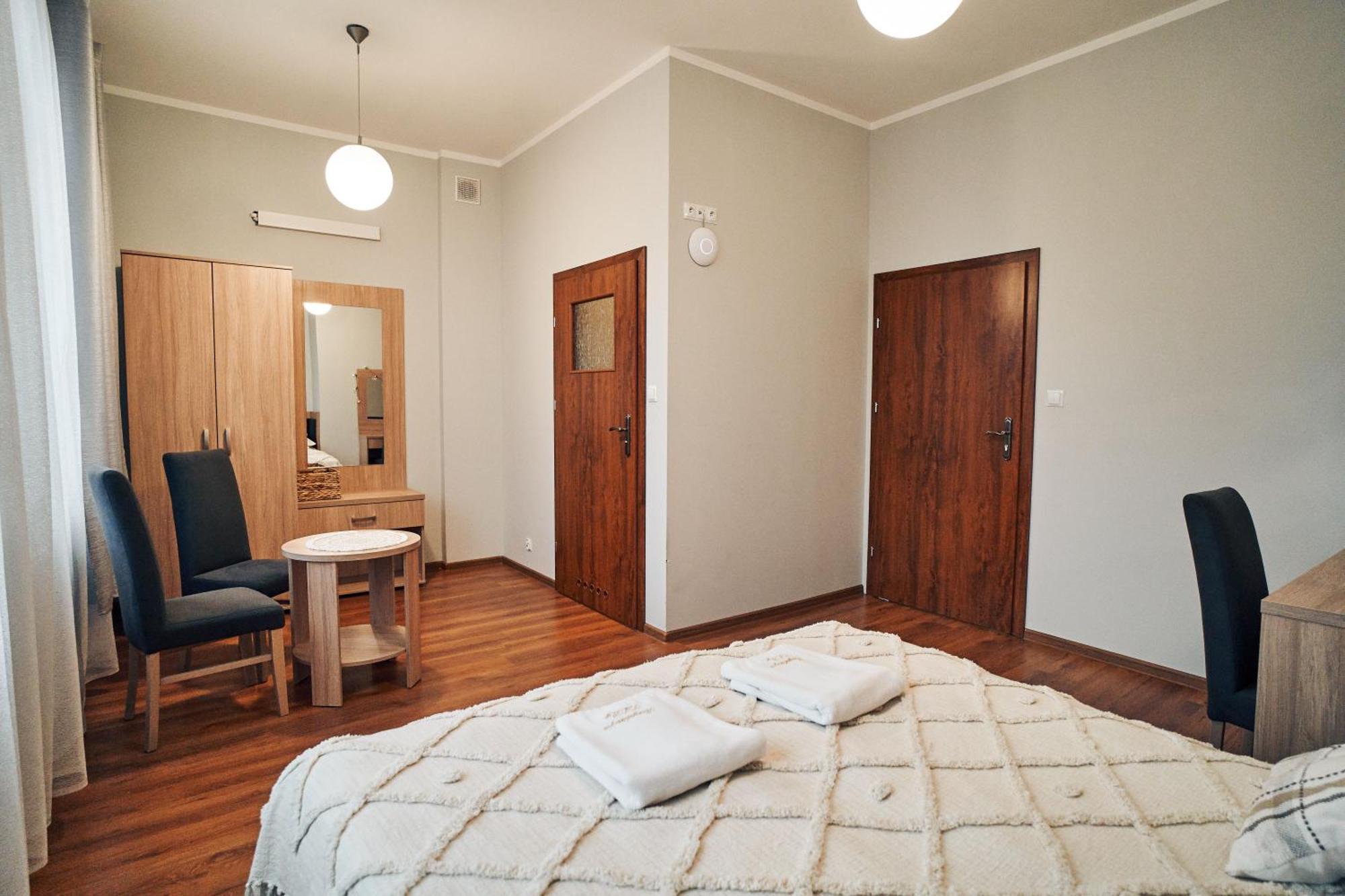 Hotel Lilia Włoszczowa 外观 照片